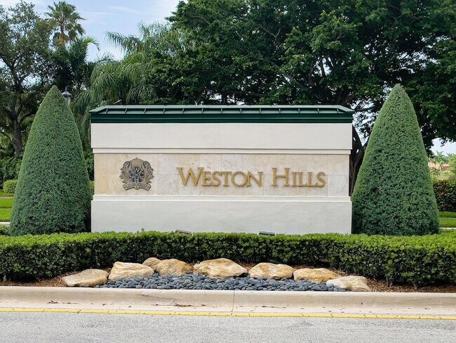 Foto del edificio - 2534 Golf View Dr