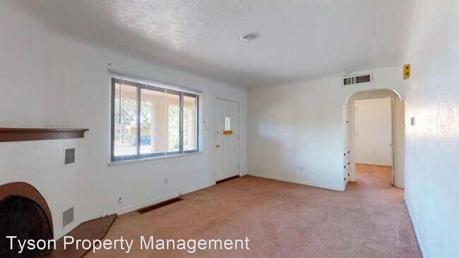 Building Photo - 2 br, 1 bath House - 5504 Granite NE