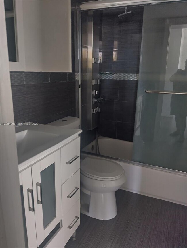 Foto del edificio - 6969 Collins Ave