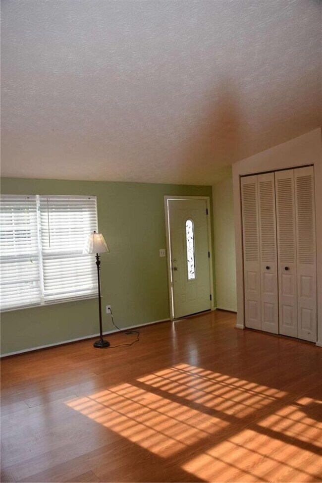 Foto del edificio - 2805 Pine Meadow Dr