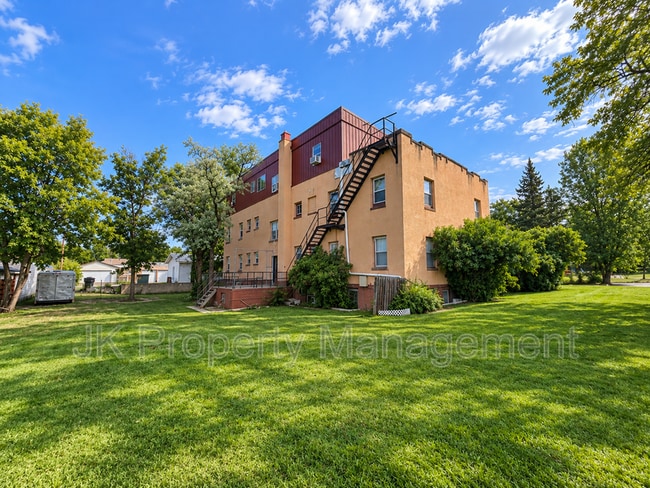 Building Photo - 20 18th St S