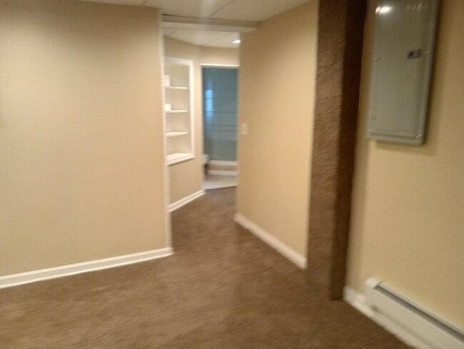 Building Photo - Spacious 3-Bedroom Home for Rent in Mount Morris!