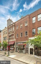 Building Photo - 2032 Chestnut St