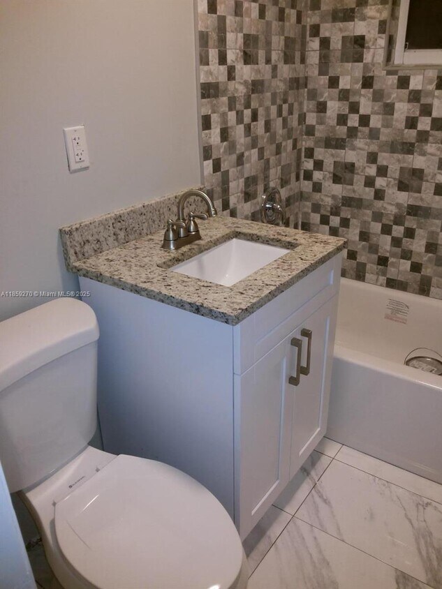 Foto del edificio - 457 NW 109th St