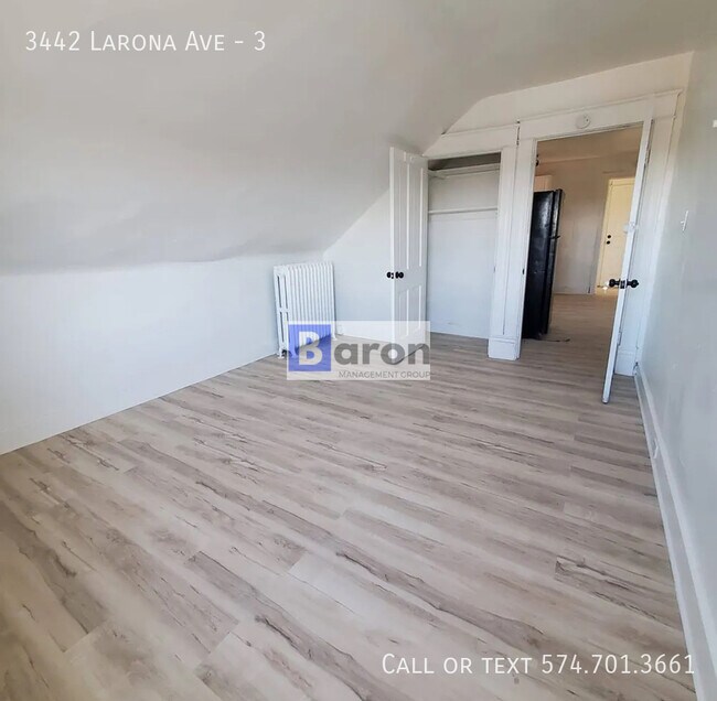 Foto del edificio - 3442 Larona Ave