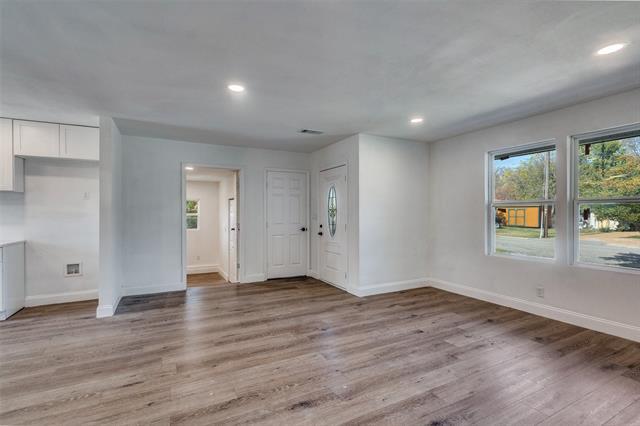 Foto del edificio - 901 Woodleigh Dr