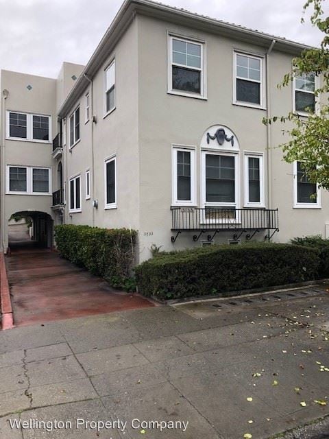 Primary Photo - 3733 Grand Ave