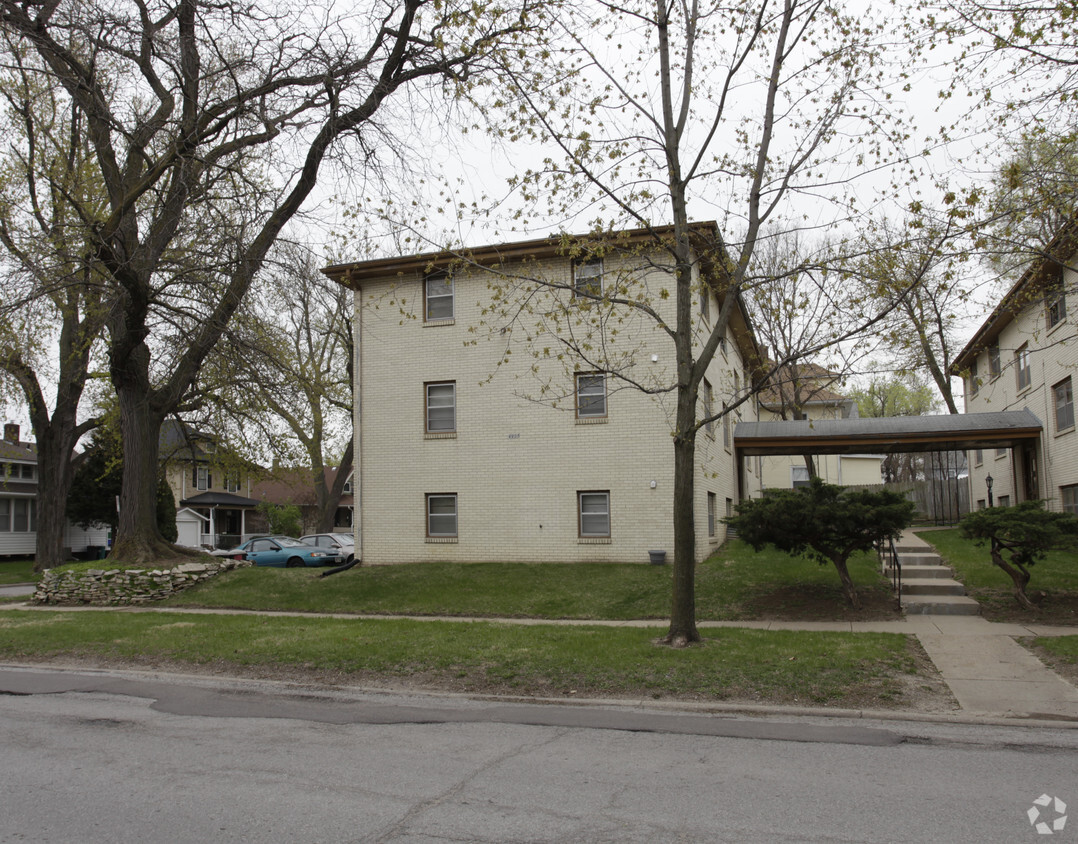 Building Photo - Dundee Arms Apartments