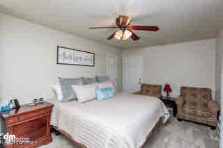 Foto del edificio - 8933 Lakehurst Dr