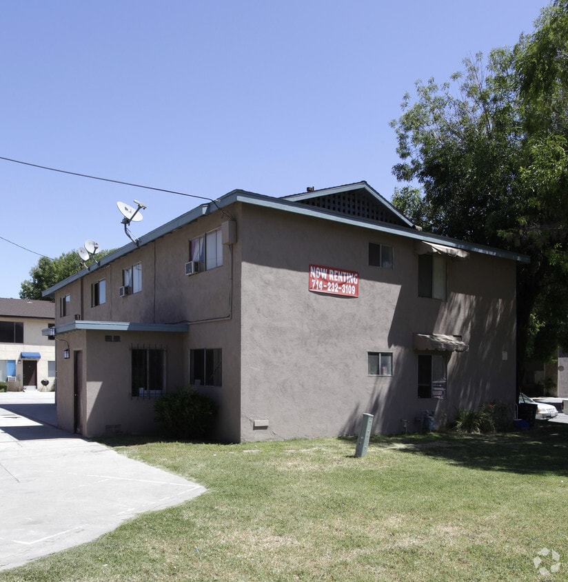 Building Photo - 1619 Picadilly Way