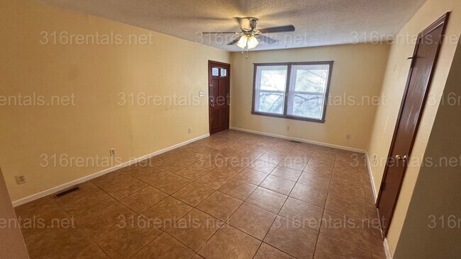 Foto del edificio - $675 - 2 bed 1 bath - Duplex