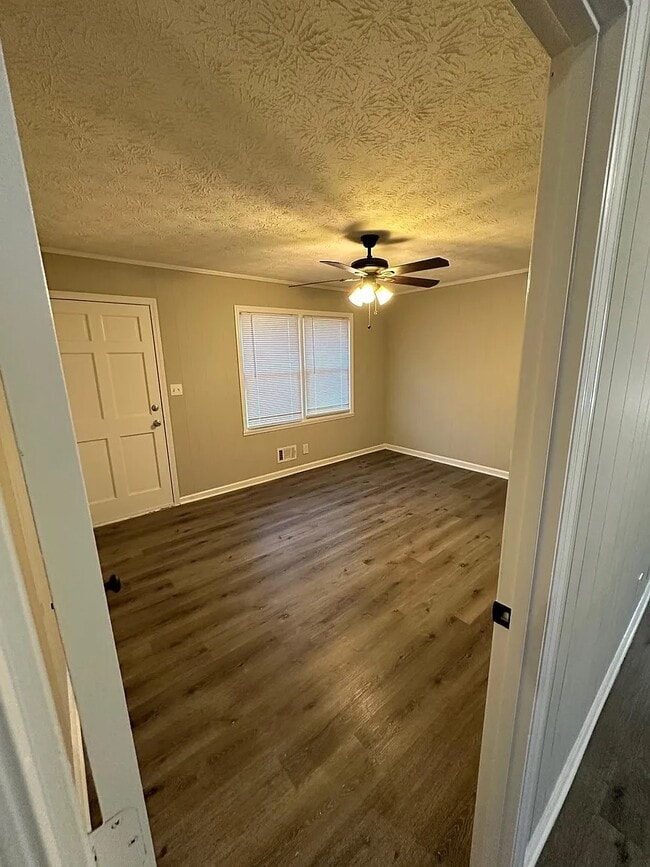 Building Photo - 326 Rooks Rd