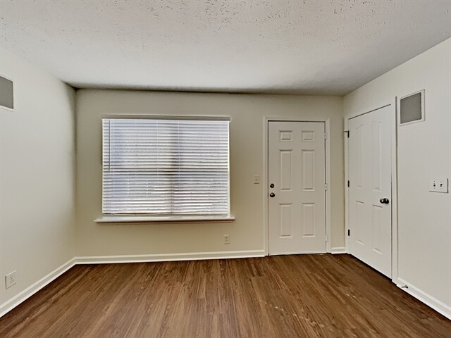 Building Photo - 8912 Ristau Court