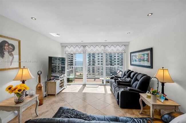 Building Photo - 5700 Collins Ave