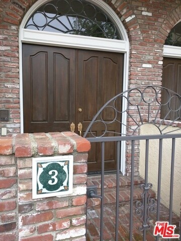 Foto del edificio - 2311 Roscomare Rd