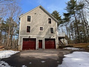 Building Photo - 62 Heights Rd