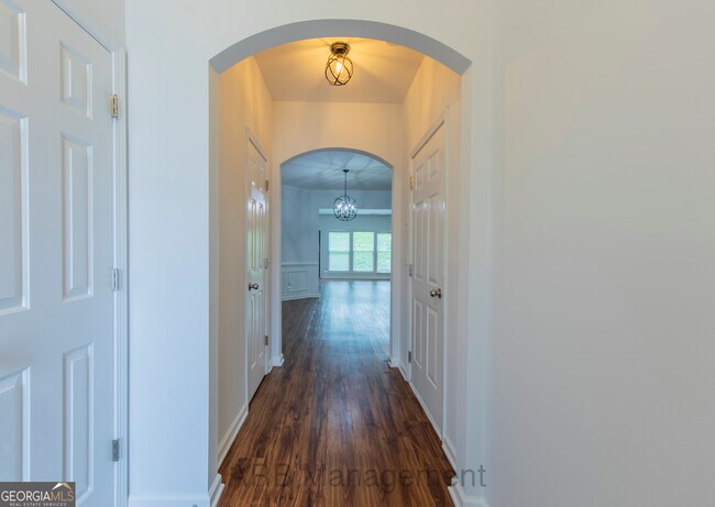 Foto del edificio - 4922 Sherwood Way
