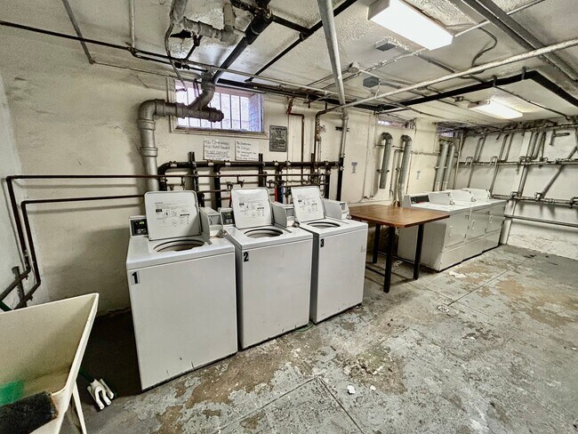 Building Photo - 1411 Toberman St