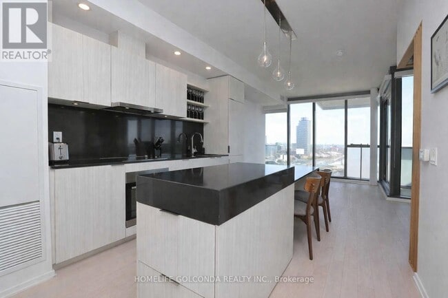 Building Photo - 16 Bonnycastle St