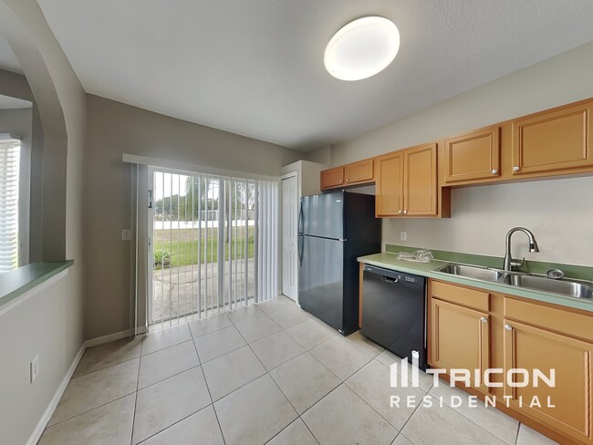 Building Photo - 435 Maple Pointe Drive Seffner FL
