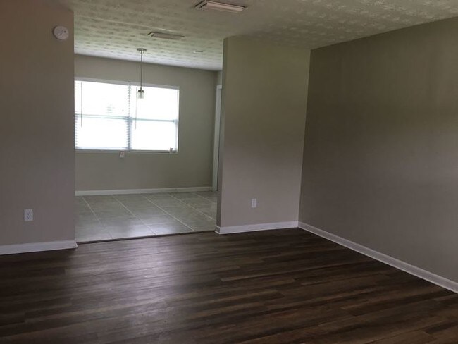Foto del edificio - 5024 Foxboro Rd