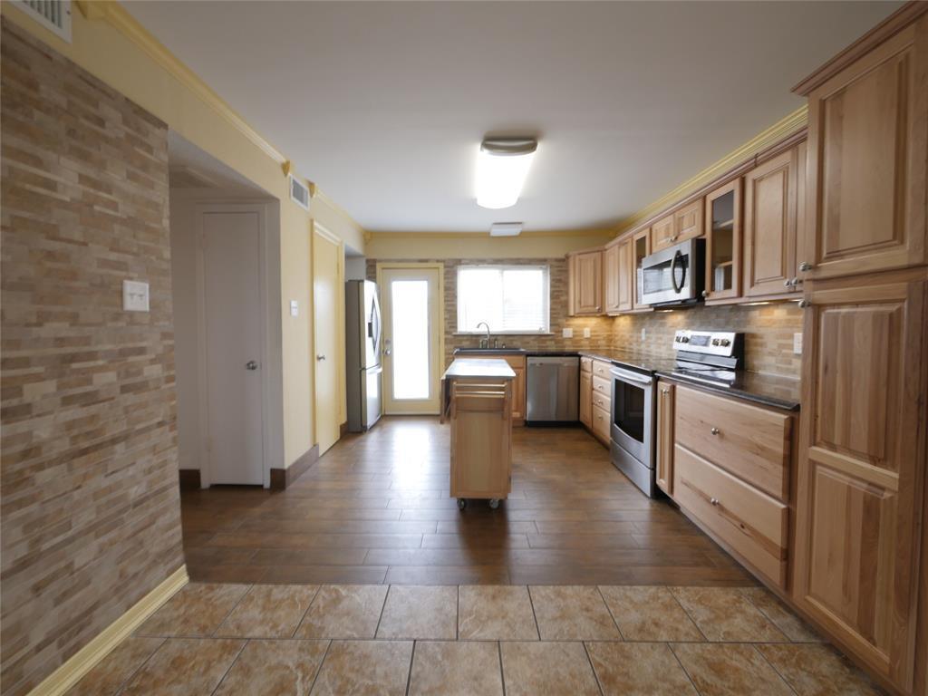Primary Photo - 1207 W Wall St