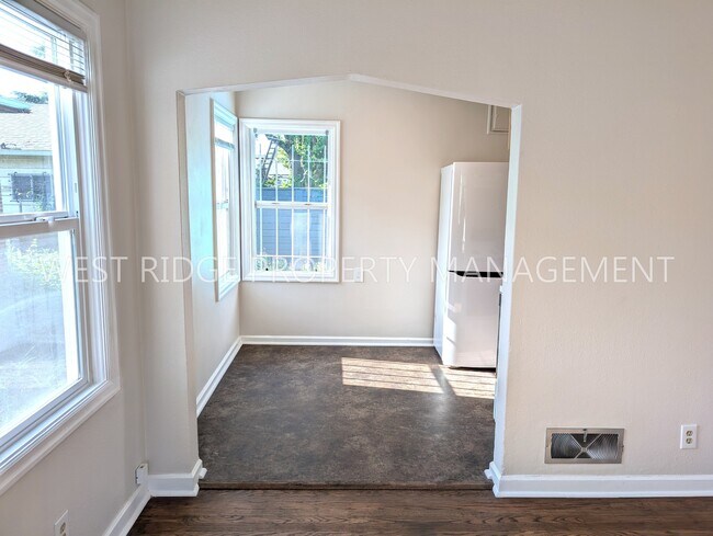 Foto del edificio - 1322 N Emerson St