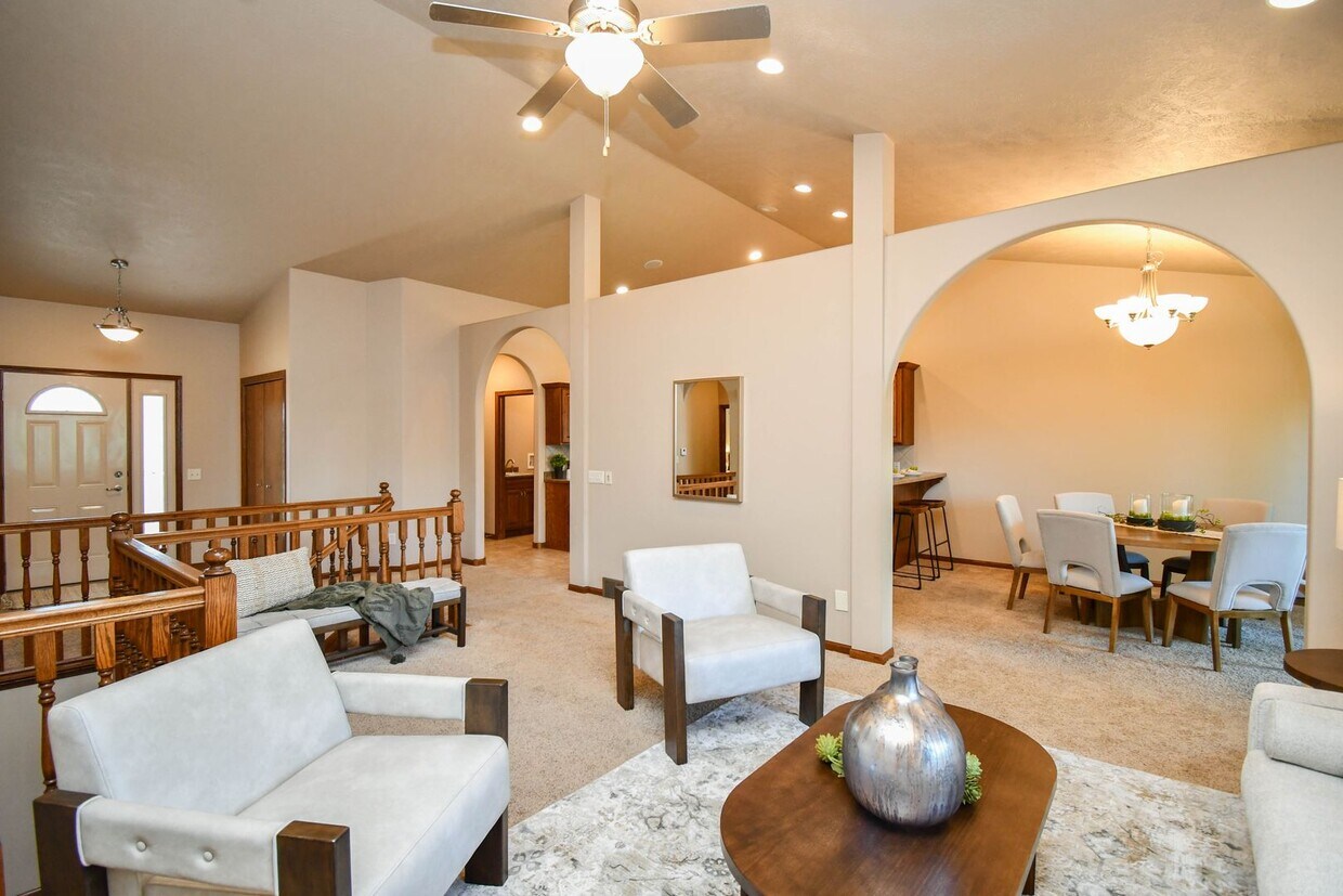 Foto principal - 3908 W 89th St