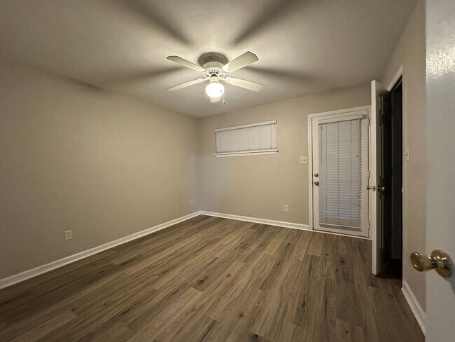 Foto del edificio - 2 story unit off E Park Ave avail NOW!
