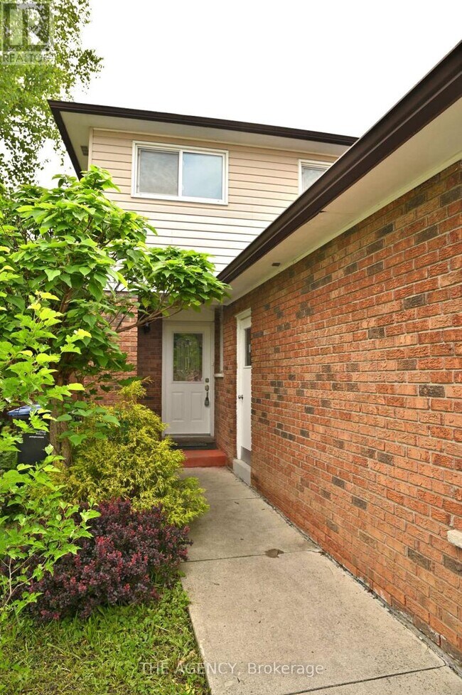 Building Photo - 2720 Windjammer Rd