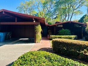 Building Photo - 1014 Moffett Cir
