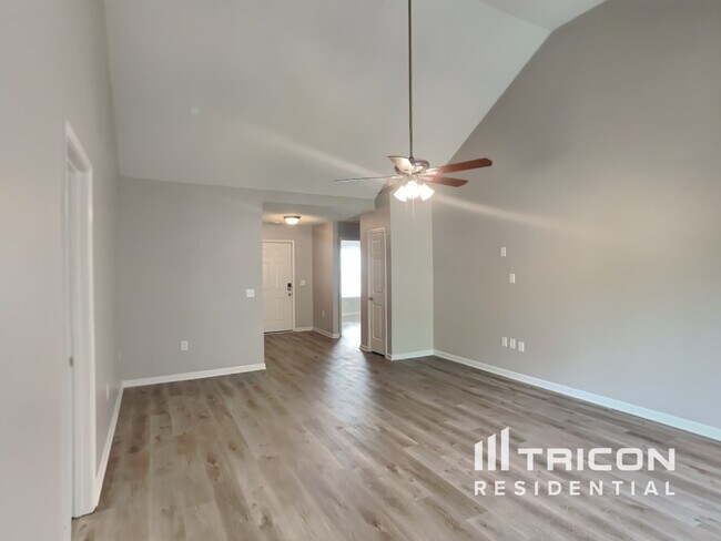 Foto del edificio - 4 Leyland Cypress Ct