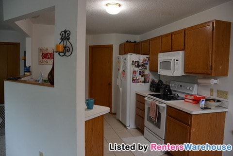 Building Photo - 983 Santa Vera Dr