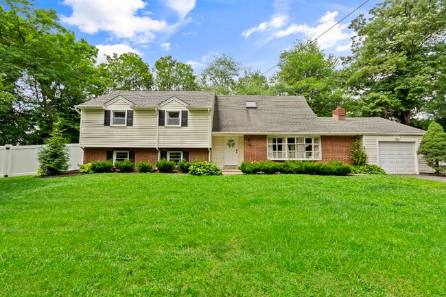 Building Photo - 566 S Old Middletown Rd