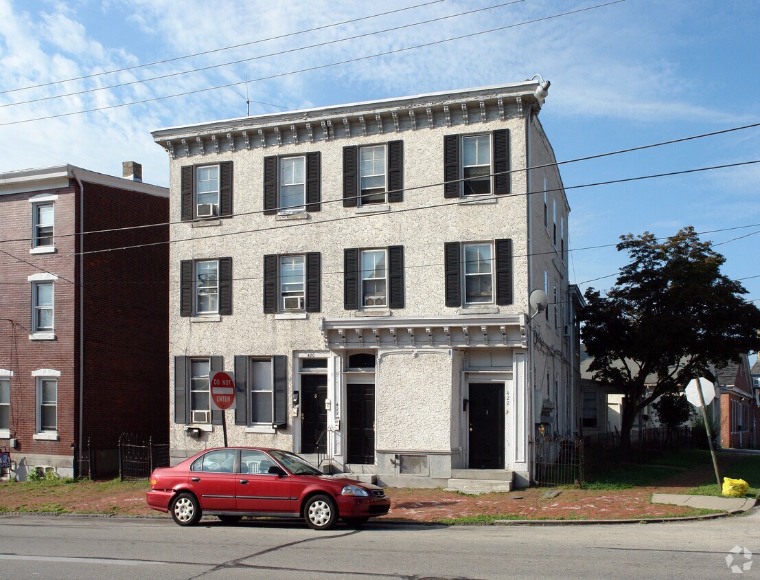 Primary Photo - 420-422 W Airy St