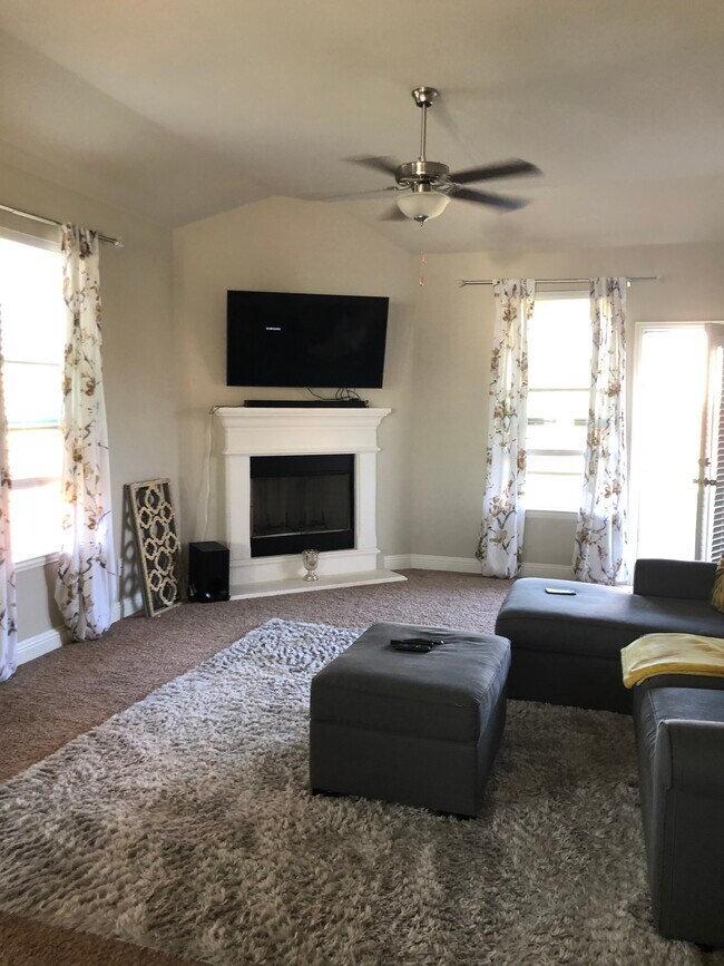 Foto del edificio - 1328 E Surfside Dr.