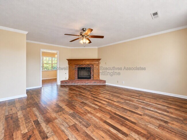 Foto del edificio - 407 Herringbone Ct