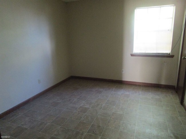 Foto del edificio - 2 br, 1 bath Townhome - 402 Loire Ave Apt B