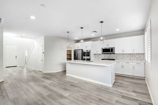 Building Photo - Modern 4-Bedroom Mira Loma Home with Designer Finishes & Open Floor Plan for Lease!