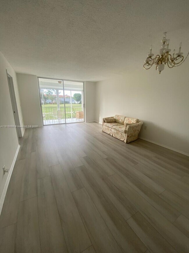 Building Photo - 160 Turtle Lake Ct