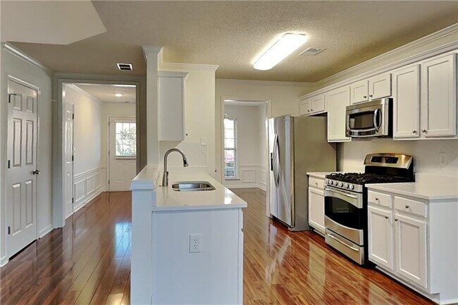 Foto del edificio - 595 Alstonefield Dr