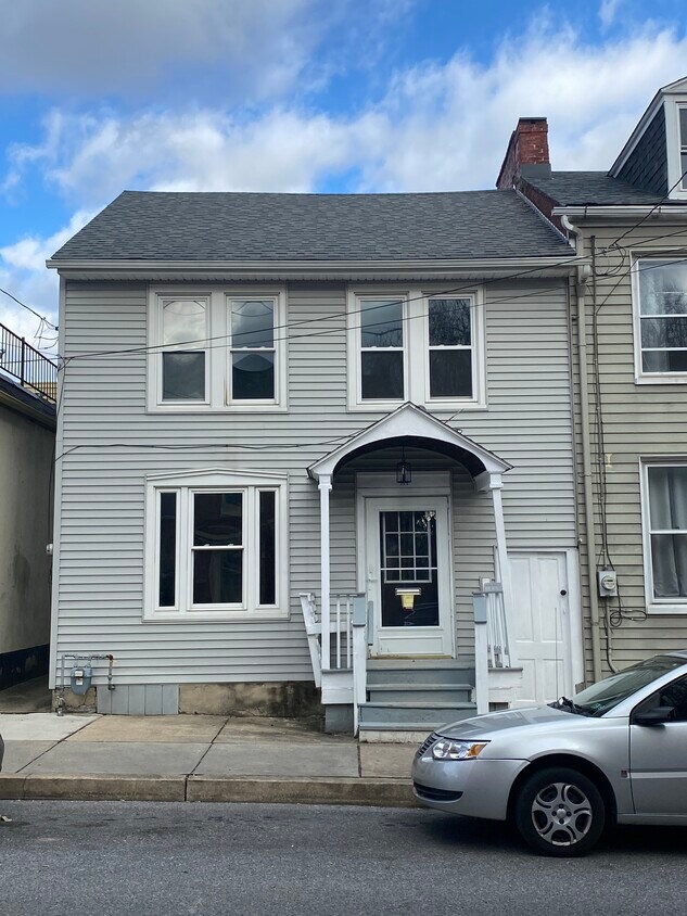 Primary Photo - 111 S 3rd St