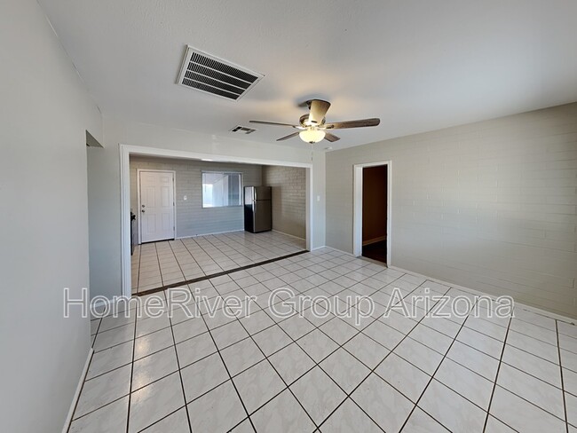 Foto del edificio - 3801 W Tamarisk Ave