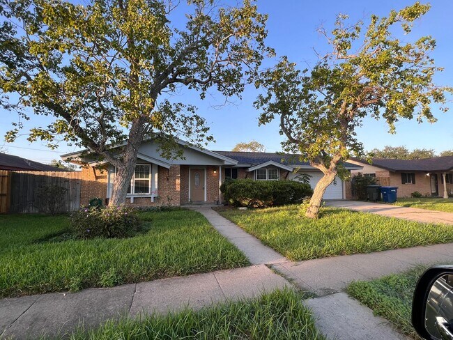 Building Photo - 3637 Tripoli Dr