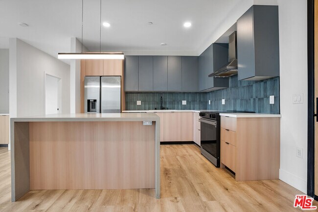 Foto del edificio - 5657 Virginia Ave