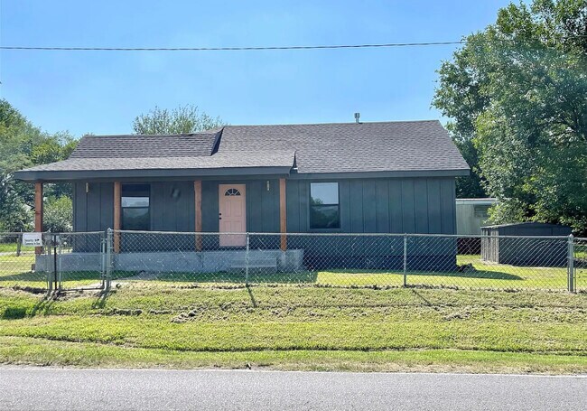 Building Photo - 1222 E Holden St