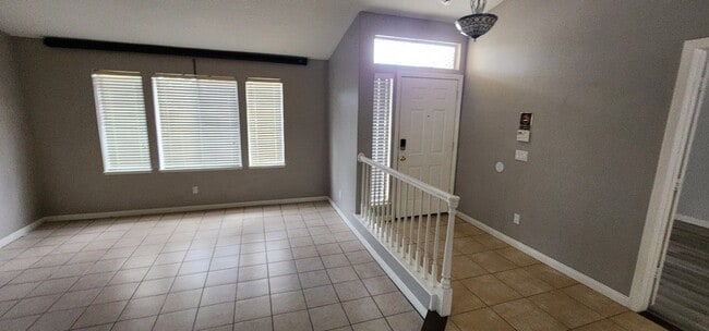 Foto del edificio - Well Maintained Single Story Pool Home in ...