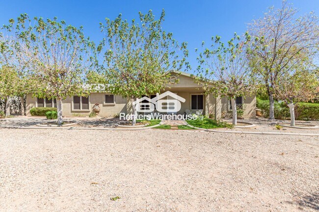 Building Photo - 29319 N 203rd Ave