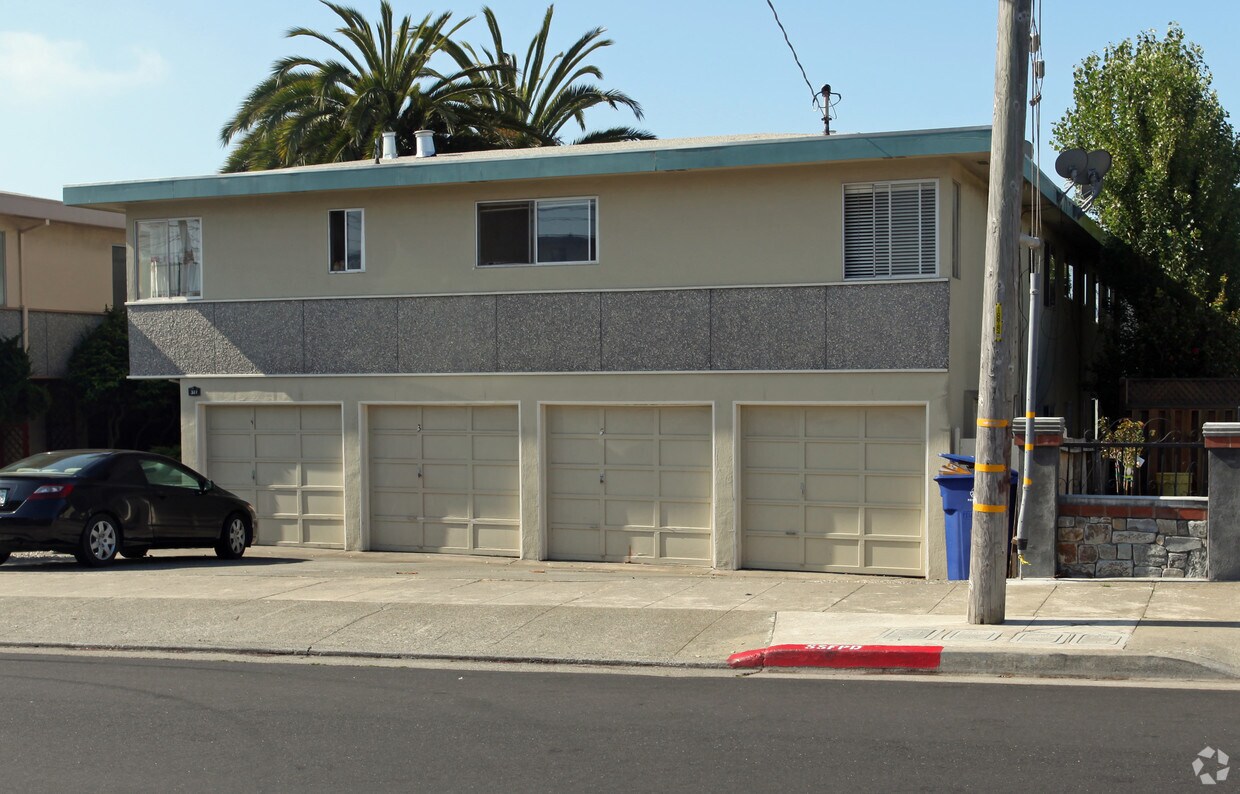 Primary Photo - 327 California Ave