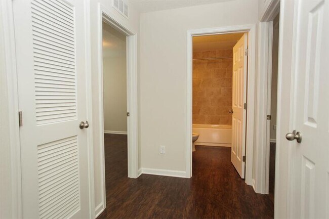 Foto del edificio - 8207 Highfield Ave